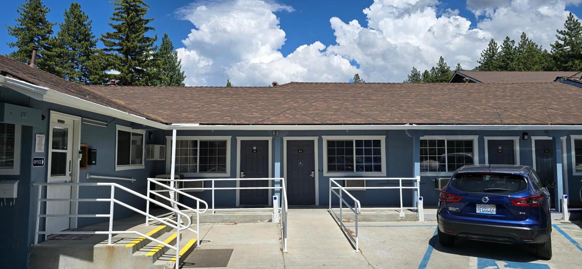 Bluebird Day Inn & Suites South Lake Tahoe Exterior photo